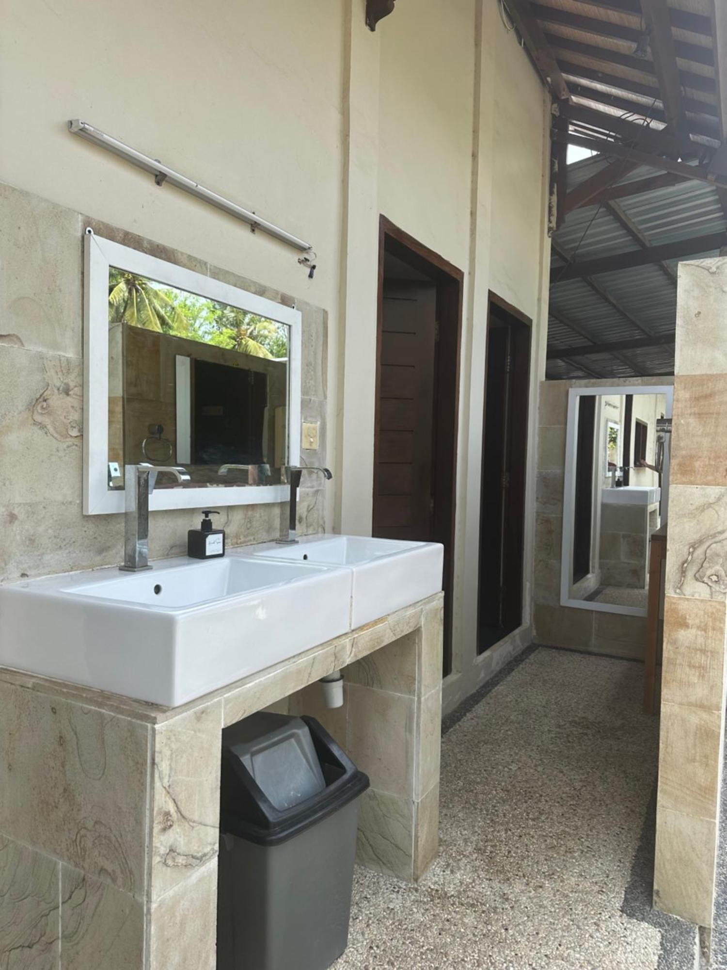 Trawangan Oasis Hotel Quần đảo Gili Ngoại thất bức ảnh
