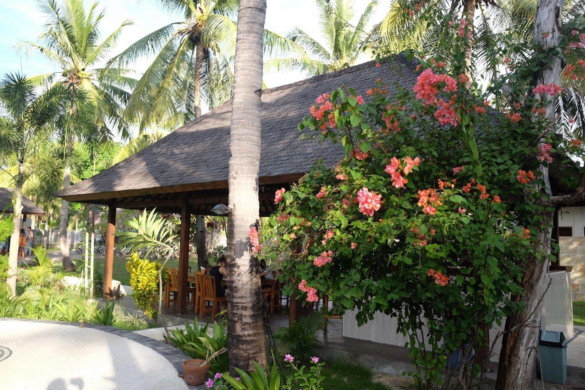 Trawangan Oasis Hotel Quần đảo Gili Ngoại thất bức ảnh