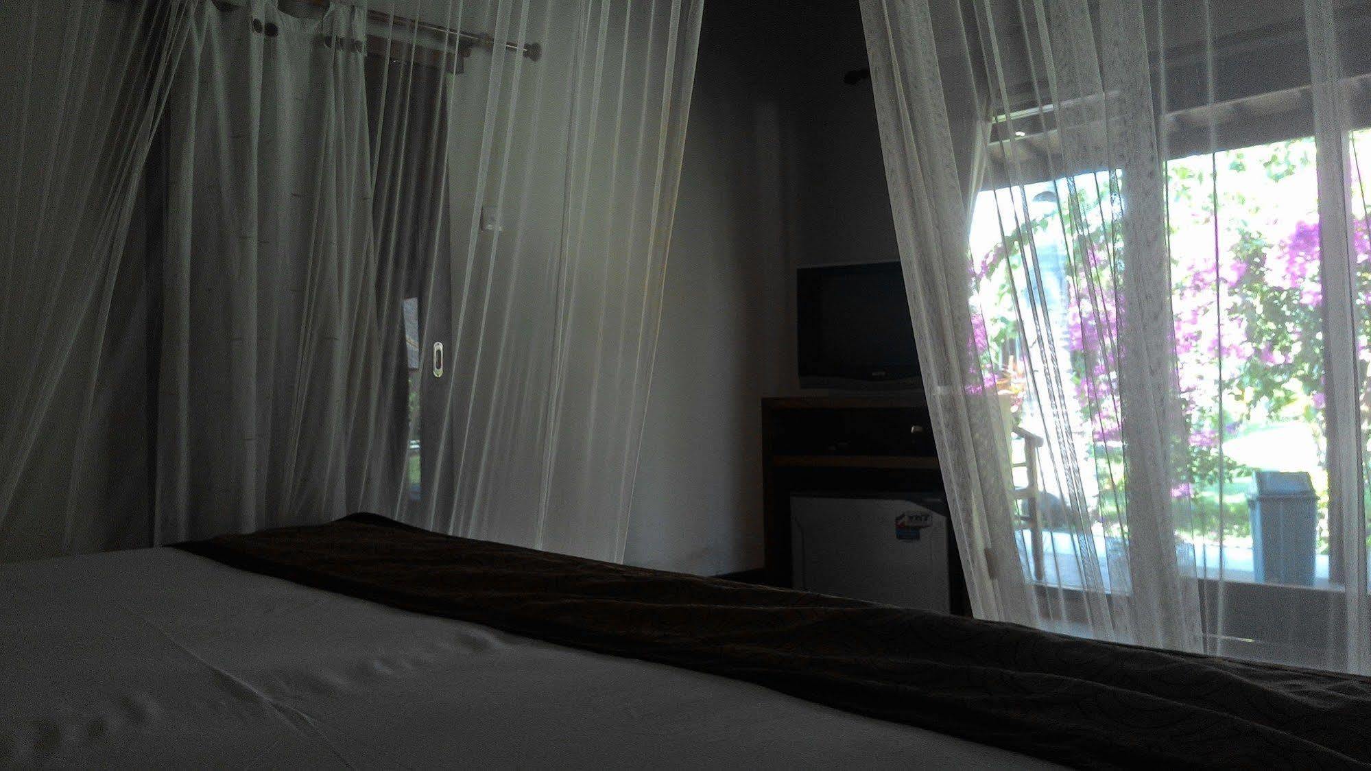 Trawangan Oasis Hotel Quần đảo Gili Ngoại thất bức ảnh